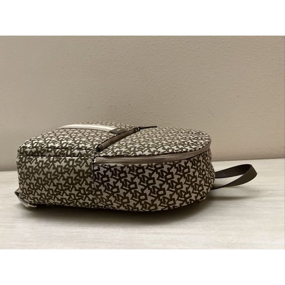 DKNY Carlita Large Backpack Brown/Beige Signature Jacquard W/Gold Hardware - Picture 6 of 11